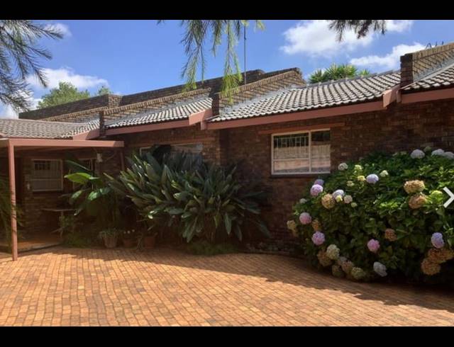 4 BEDROOM HOUSE FOR SALE IN BRACKENHURST